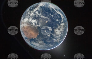 Луната отново ни зове: Мисия „Артемис 2“ в действие (ОБЗОР) Земята, снимана от "Орион"