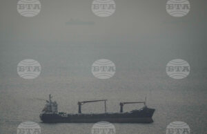 Малайзийски кораб премина успешно през Ормузкия проток, съобщават властите в Малайзия