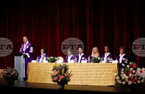 Медицинският университет и през тази година затвърди позицията си на водещ научен и образователен център, каза ректорът проф. Бойчо Ланджов Медицинският университет и през тази година затвърди позицията си на водещ научен и образователен център, каза ректорът проф. Бойчо Ланджов