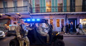 Най-малко 15 души бяха ранени, след като кола се вряза в тълпа в американския щат Луизиана