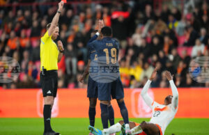 Нидерландия завърши наравно с Еквадор в контрола