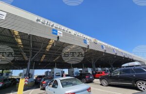 Интензивен е трафикът за леки автомобили на ГКПП „Капитан Андреево“ и „Калотина“, както и на граничните преходи с Румъния