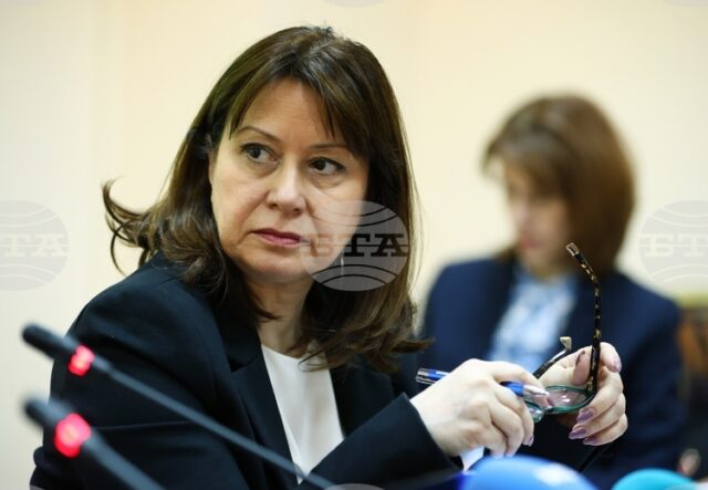 Няма никакви основания да се допуснат големите увеличения, които топлофикациите в страната искат, каза омбудсманът Велислава Делчева