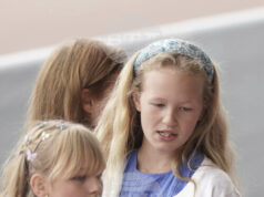 ОБЗОР
                                                                                                Звездата на Исла Филипс изгрява на небосклона на британското кралско семейство