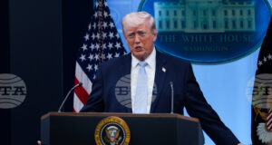 ПРЕГЛЕД НА ПЕЧАТА
                                                                                                Тръмп си намери отбивка, пише "Ню Йорк таймс"; според "Вашингтон пост" мрачната му реторика засенчва лунната мисия; "Монд" говори за "психичното му здраве"