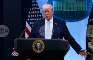 ПРЕГЛЕД НА ПЕЧАТА
                                                                                                Тръмп си намери отбивка, пише "Ню Йорк таймс"; според "Вашингтон пост" мрачната му реторика засенчва лунната мисия; "Монд" говори за "психичното му здраве"