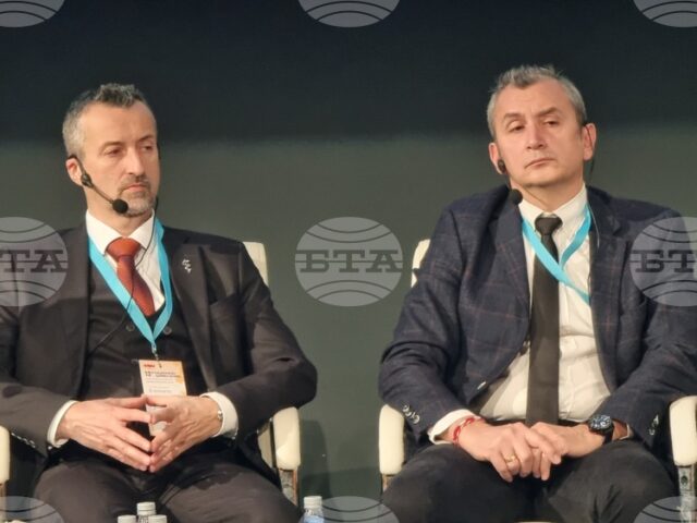 Правим всичко възможно да спасим цялата инвестиция за хеликоптерите за спешна помощ и базите им, каза здравният министър Михаил Околийски