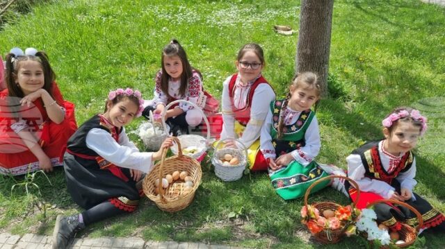 Празникът "Лазарица" в НЧ "Св. св. Кирил и Методий" в Попово запознава младите хора с пролетните предвеликденски празници
