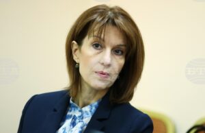 Предприели сме по-строги мерки и няма да допускаме смени в секционните комисии без законово основание, заяви председателят на ЦИК Камелия Нейкова
