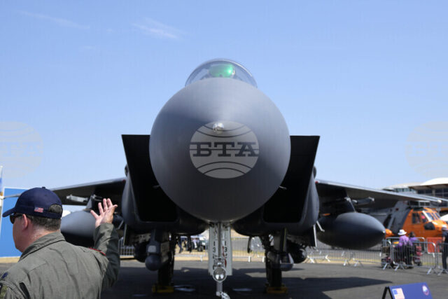 РАЗШИРЕНА
                                                                                                Един от пилотите на сваления над Иран американски самолет е бил спасен, съобщи американски официален представител