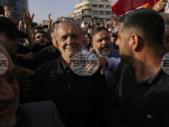 Ройтерс: Иранските лидери се смесват с тълпите по улиците на Техеран, за да демонстрират контрол във военно време