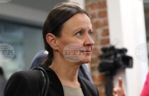 Служебният министър на иновациите Ирена Младенова обсъди с председателя на БАН Евелина Славчева трансфера на технологии и засилване на сътрудничеството Служебният министър на иновациите Ирена Младенова обсъди с председателя на БАН Евелина Славчева трансфера на технологии и засилване на сътрудничеството