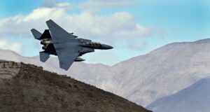 Спасен е бил вторият пилот на сваления над Иран американски самолет Ф-15, съобщават Ройтерс и "Аксиос"