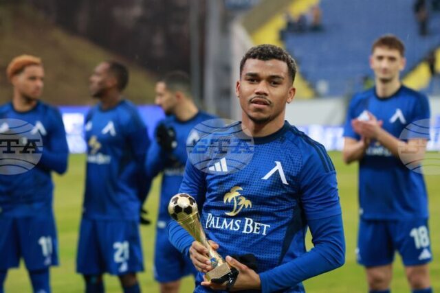 Фенербахче, Борусия (Дортмунд) и клубове от Саудитска Арабия имат интерес към защитника на Левски (Сф) Майкон, съобщи бразилско издание