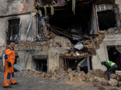 Четирима души загинаха при руска атака с дронове в Черкаска област; властите съобщиха за нападения срещу енергийната инфраструктура в Западна Украйна