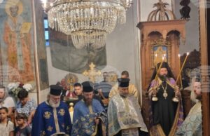 Епископ Висарион и свещеници от Смолян отслужиха архиерейска вечерня в църквата „Успение на Пресвета Богородица“ в Широка лъка