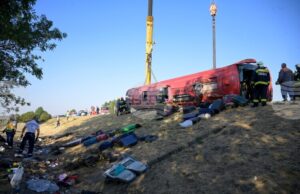 Полша изпрати медицински самолет в Будапеща след катастрофата на полски автобус в Унгария